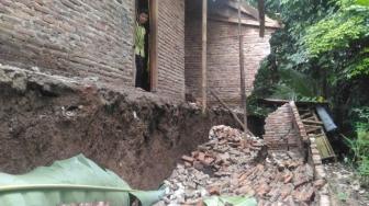 Longsor di Lebak, 102 Rumah Rusak