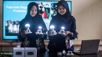 Dari Putri Guru Otomotif, Tercipta Lampu Hemat Listrik