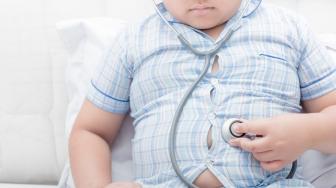 Obesitas Pada Anak Punya Risiko Kesehatan yang Serius, Langkah Ini Perlu Dibiasakan Sejak Dini Lho, Moms!