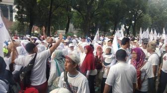 Ribuan Pendukung Prabowo-Sandiaga Turun ke Jalan, Lalin Ditutup Sementara