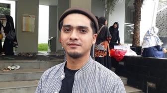 Ricky Harun Posting Potret Terbaru, Uban Malah Bikin Salfok