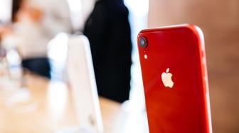 Duh! Apple Bakal Hilangkan Lubang Pengisian Baterai di iPhone Terbaru?