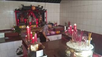 Jelang Tahun Baru Imlek, Tim Gegana Sisir Tiap Sudut Vihara Dharma Bhakti