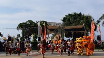 Seru, Barongsai Bertemu Reog Ponorogo di Ancol!