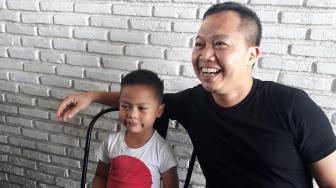 Lucu dan Menggemaskannya Anak Sandhy Sondoro