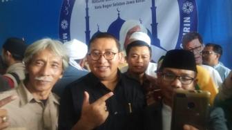 Dinilai Lumrah, BPN Samakan Pose 2 Jari Fadli Zon dengan Teriakan Bobotoh