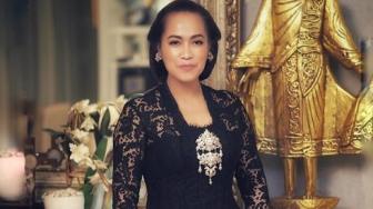 Kisah Vera Anggraini, Desainer yang Jatuh Cinta dengan Kebaya