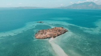 8 Pantai di Sumbawa Ini Indahnya Mentramkan Hati 