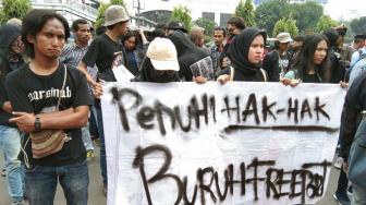 Puluhan Mahasiswa Demo di Polda Metro, Minta 34 Buruh Freeport Dibebaskan