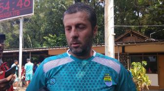 Persib Dikalahkan Persebaya, Radovic Minta Maaf pada Bobotoh