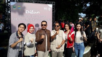 Ridwan Kamil Resmikan Dilan Corner di Taman Saparua Bandung