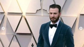 Deretan Potret Lelaki Keren di Oscar 2019, Nomor 5 Bajunya Langsung Viral