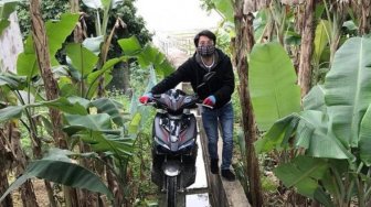  Terlalu Mengandalkan Google Maps, Cowok Ini Malah Nyasar ke Kebun Pisang