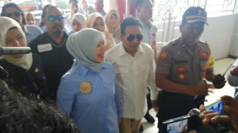 Besuk Ahmad Dhani di Rutan Medaeng, Istri Sandiaga Uno Bawa Camilan