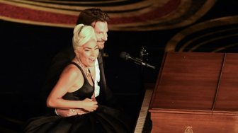 Duet Intim Lady Gaga - Bradley Cooper Bikin Heboh Piala Oscar 2019