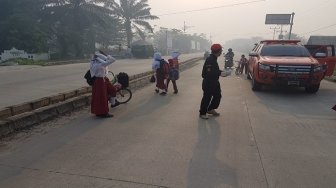 Dikepung Asap Kebakaran Hutan, Satu SD di Riau Libur Mendadak