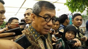 WNA Berpeluang Punya e-KTP, Menkumham Usul Bentuk dan Warna Dibedakan