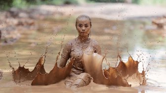 Ini Sosok di balik Foto-foto Jalan Rusak di OKU yang Viral