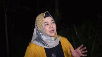 Seram, Risa Saraswati Wisata Malam di Air Terjun, Ada yang Ngajak Loncat