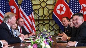 Momen Pertemuan Trump dan Kim Jong Un di KTT Vietnam