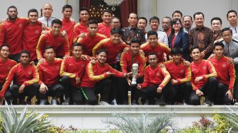 Senyum Timnas U-22 Saat Bertemu Presiden Jokowi