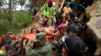 Evakuasi Korban Tambang Emas Ambruk di Sulawesi Utara