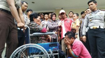 Kaki Ibu dan Anak Diamputasi Akibat Terlindas Truk, Sang Sopir Menangis 