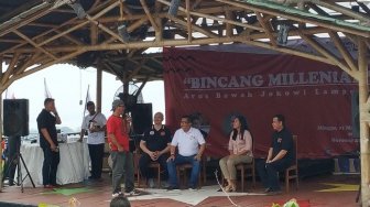 Di Depan Para Milenial, Hasto Bandingkan Prabowo dengan Artis Cinta Laura