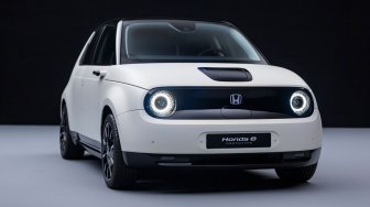 Bos Honda Umumkan Rencana Produksi Kendaraan Listrik 2040