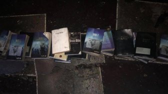 Heboh, Kitab Injil Utuh dari Api Saat Bangunan Gereja Ludes Terbakar