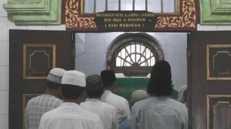 Jelang Pencoblosan, Banyak Caleg di Pemilu 2019 Datang ke Makam Ki Marogan