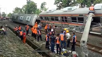 Firasat Netizen Jelang Anjloknya KRL Jakarta - Bogor