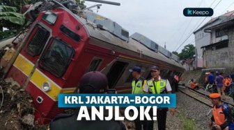 KRL Anjlok Akibat Kejatuhan Tiang Listrik, Akses Jakarta-Bogor Terputus!