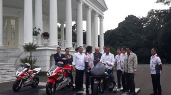 Jokowi Ditawari Naik Motor 1000 Cc: Gawat ini Bisa Meloncat, Takut Saya