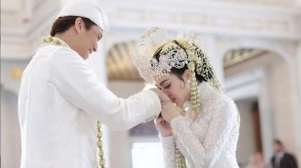 Jadi Pengantin di Jepang, Syahrini Bangga Tampilkan Budaya Sunda