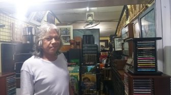 Kisah Penjual Vinyl di Jalan Surabaya: Dari Hobi Jadi Peluang Bisnis