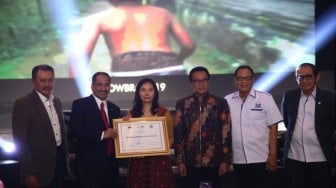 Livi Zheng Raih Penghargaan Tourism Marketeer of Year 2019