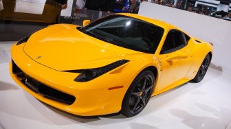 Tes Kejelian, Bisa Bedakan Mana Ferrari 458 Italia dan Honda Brio?