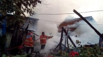 Ada Ledakan di Rangkasbitung, Ruko Dekat SD Mardi Utomo Terbakar