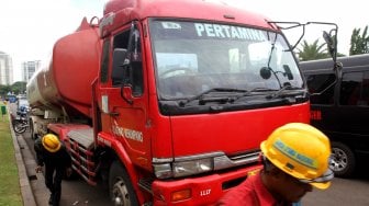 Detik-detik Mobil Tangki Pertamina Dibajak SPAMT ke Depan Kantor Jokowi