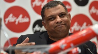 Bos AirAsia Dikritik Karena Pimpin Rapat sambil Pijat Tak Pake Baju