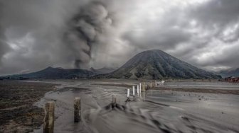 Gunung Bromo Erupsi, Tetap Aman Dikunjungi Lho