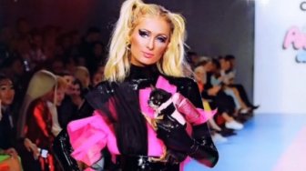 Kala Paris Hilton Berdandan ala Blossom Powerpuff Girls