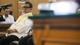 Mantan Wakil Gubernur Jawa Barat Deddy Mizwar menghadiri sidang lanjutan suap perizinan Proyek Meikarta di PN Tipikor, Bandung, Jawa Barat, Rabu (20/3/2019). [ANTARA FOTO/M Agung Rajasa]