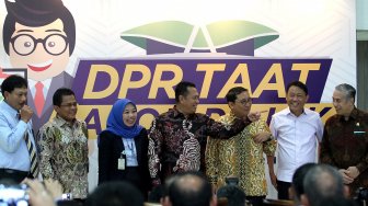 Ketua DPR Bambang Soesatyo memberikan sambutan dalam acara pengisian Laporan Harta Kekayaan Penyelenggara Negara (LHKPN) bagi anggota DPR di Gedung DPR RI, Jakarta, Rabu (20/3). [Suara.com/Arief hermawan P]