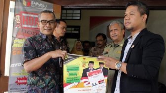 Kalender Capres Berlogo Pemkab Ditemukan di Daerah Ini