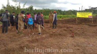 Bangunan Situs Sekaran Menghadap Gunung Semeru