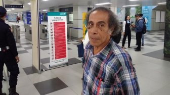 Cuma Bawa e-KTP, Kakek Kris Kecewa Tak Bisa Naik MRT