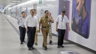 Gubernur Anies Tinjau Halte Pertama Terintegrasi MRT