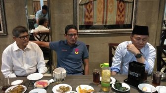 Sandiaga Sindir Tenaga Kerja Asing Pakai Pantun